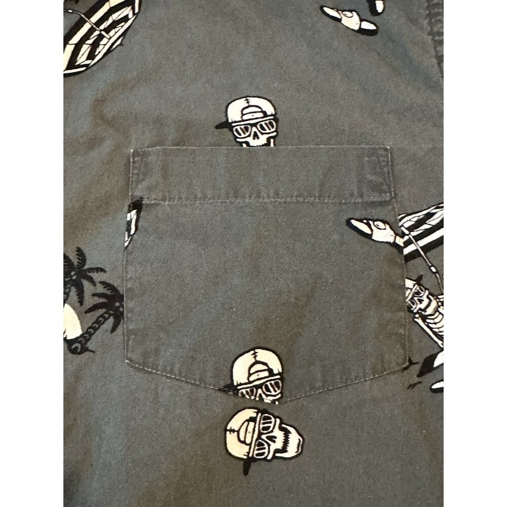 VSTR Premium Mens L Skull Print Button Down Short Sleeved Shirt Beach Pocket Y2K - Picture 8 of 10